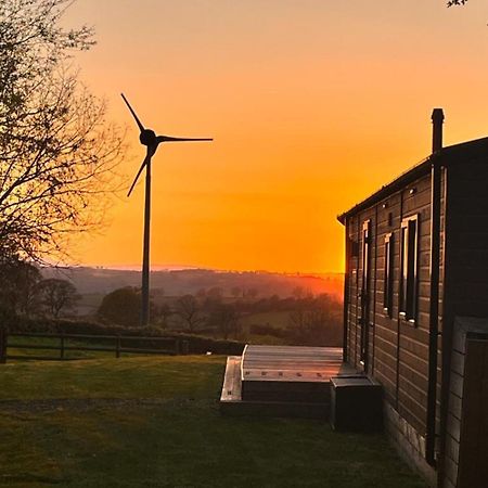 Caplor Glamping & Lodges Hereford Eksteriør billede