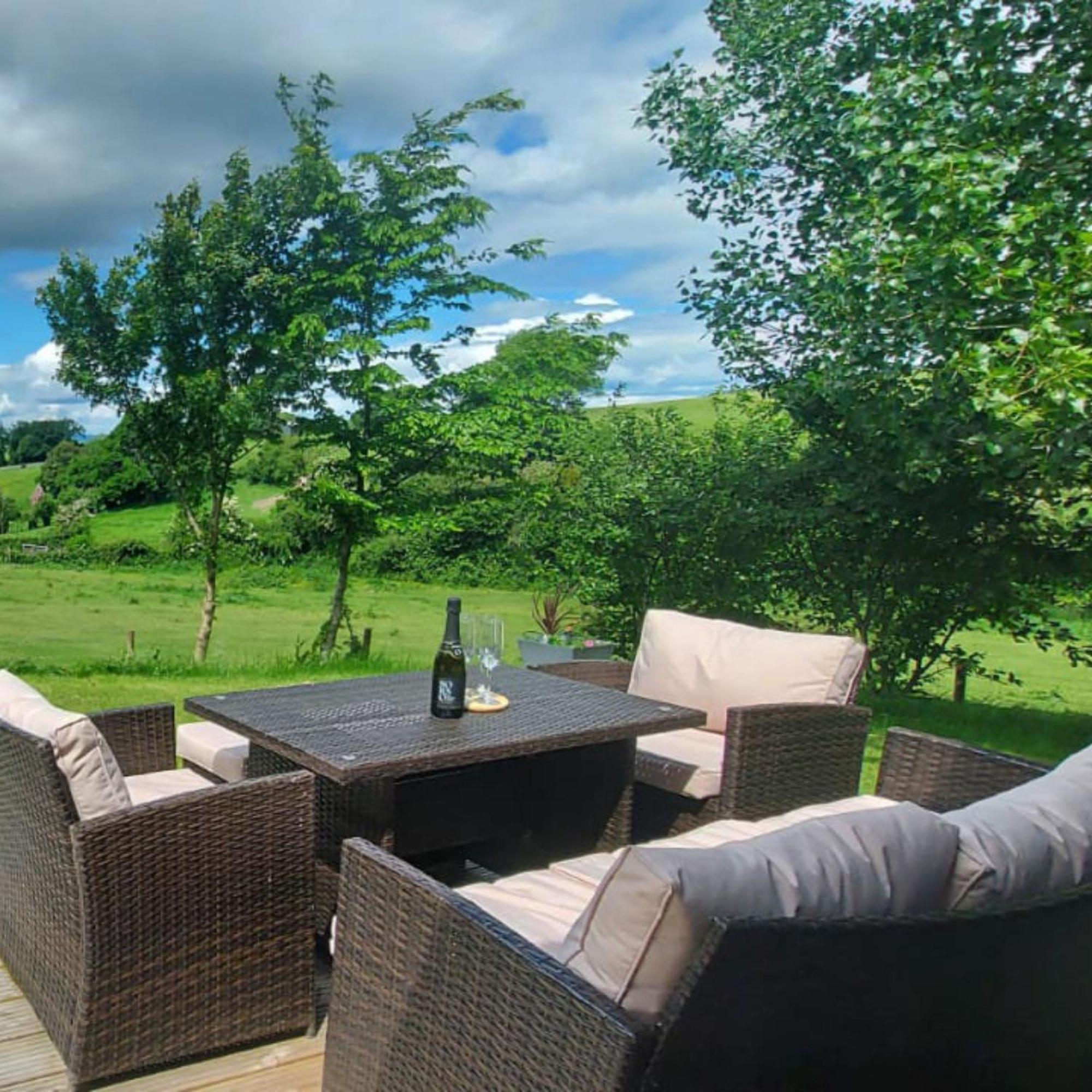 Caplor Glamping & Lodges Hereford Eksteriør billede