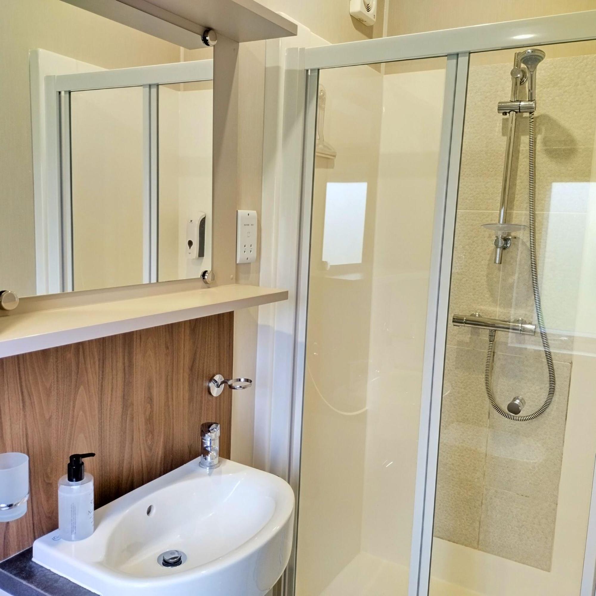 Caplor Glamping & Lodges Hereford Eksteriør billede