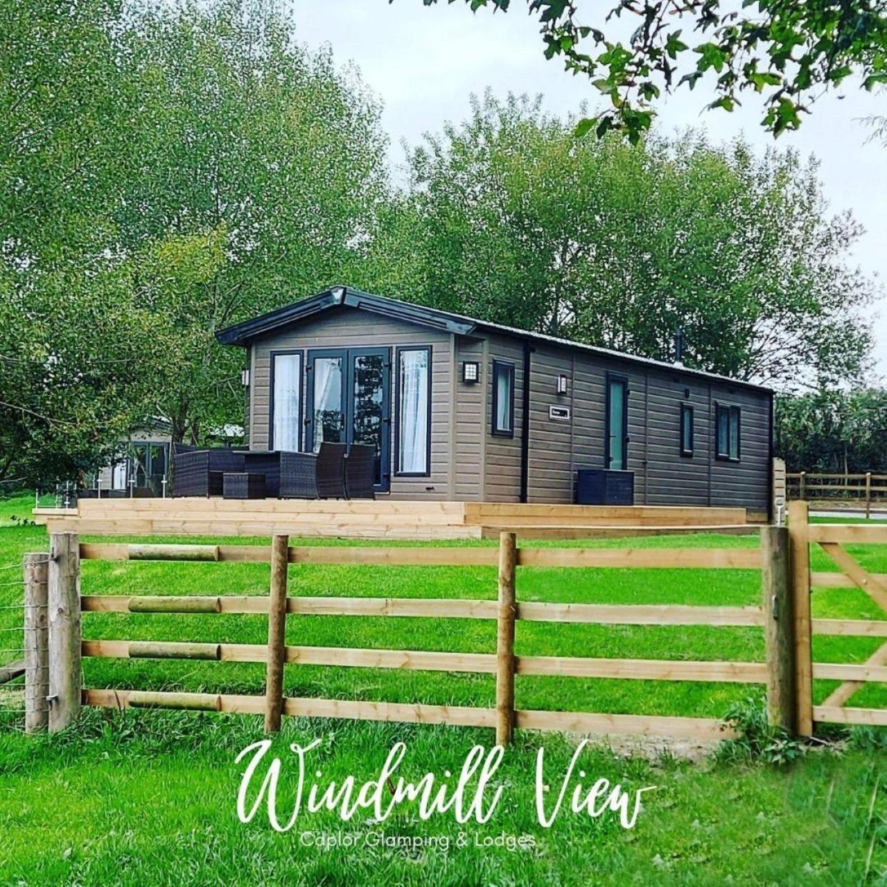 Caplor Glamping & Lodges Hereford Eksteriør billede