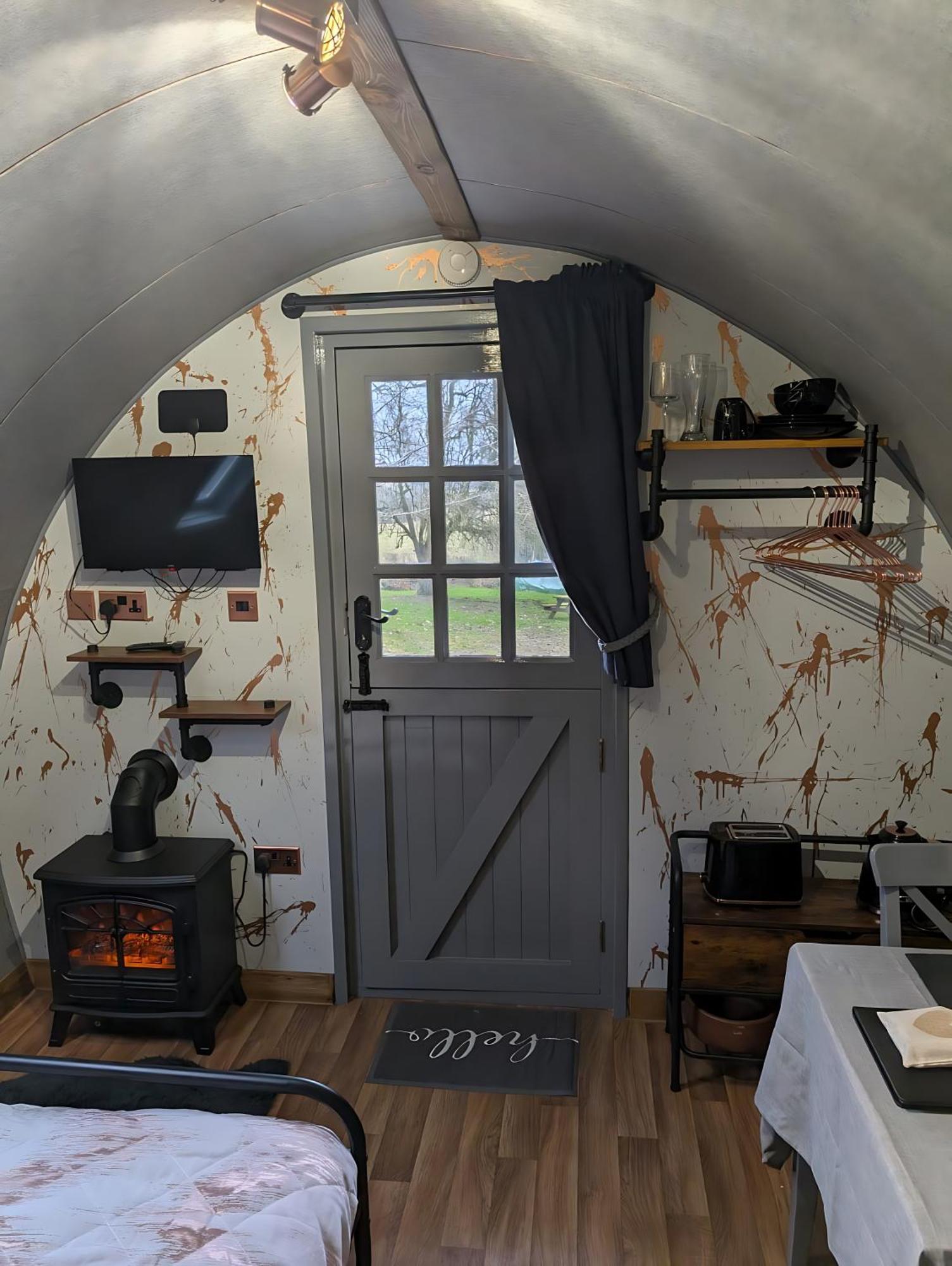 Caplor Glamping & Lodges Hereford Eksteriør billede