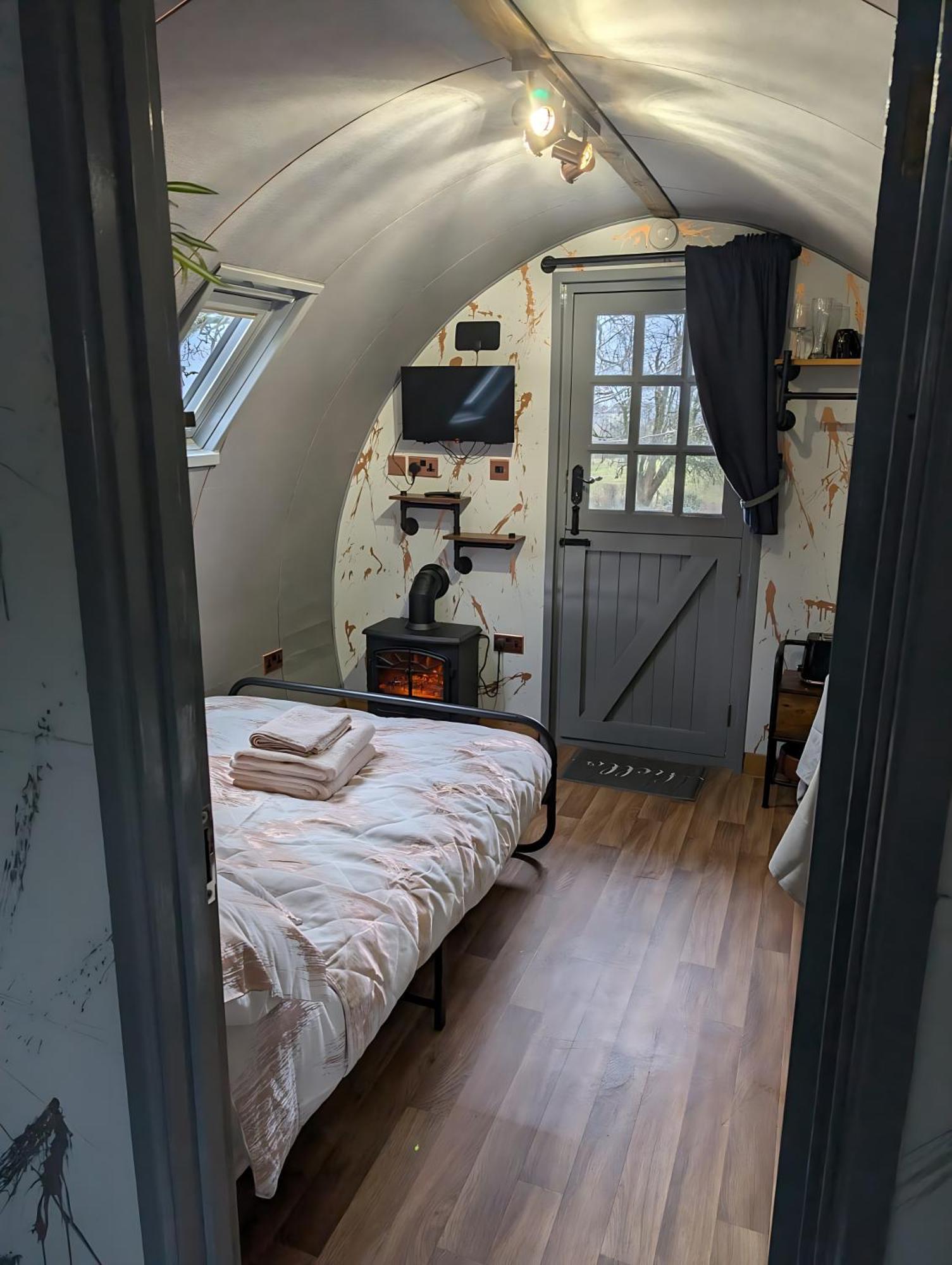 Caplor Glamping & Lodges Hereford Eksteriør billede